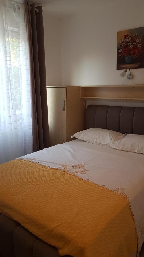 Apartmani Ljerka Малинська Екстер'єр фото